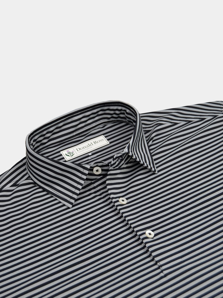 Striped dress shirt for golf with thin black and gray lines, featuring a classic and comfortable fit