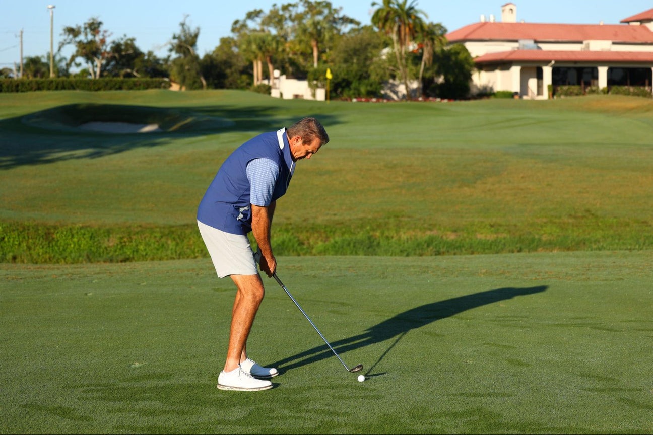 A mean wearing Donald Ross Sportswear golfing