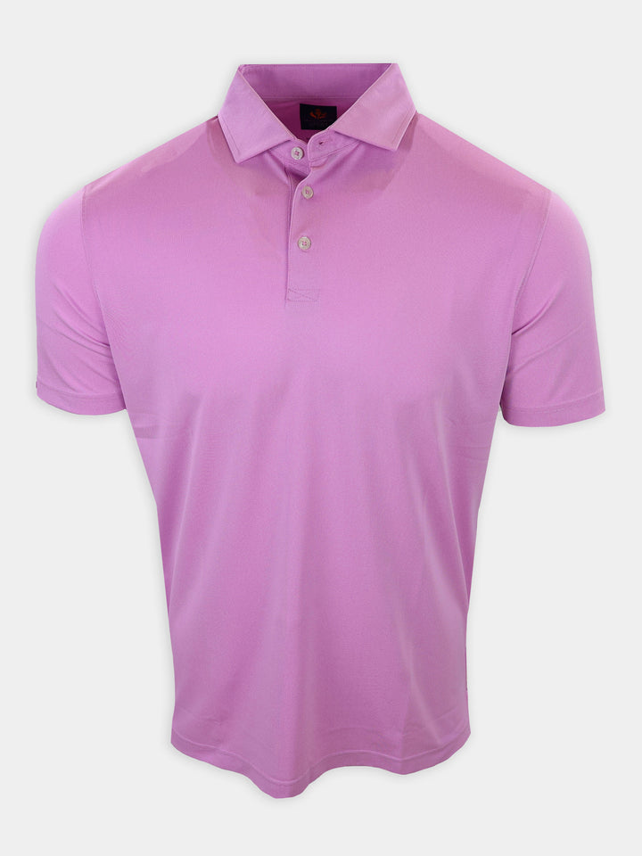 Short-sleeved polo shirt in light pink color with a collar and three buttons at the neck.